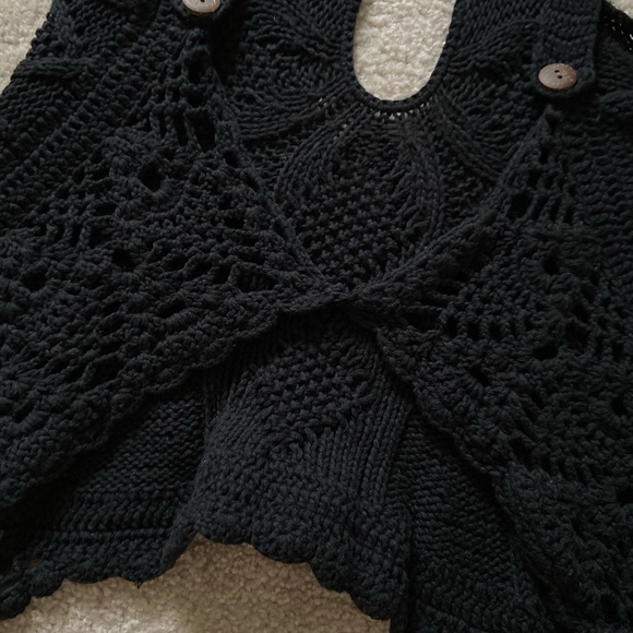 Cropped Crochet Top - Picture 7 of 9